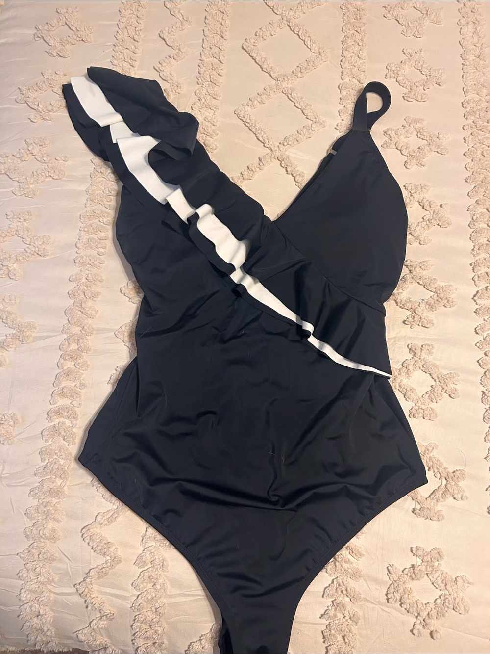 Sofia by Sofia Vergara 1X Black & White Ruffle One-Piece Swimsuit